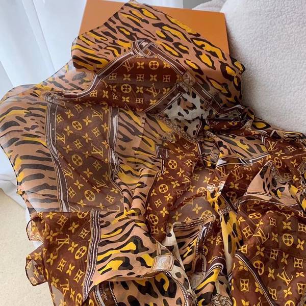 Louis Vuitton Scarf LVC00544